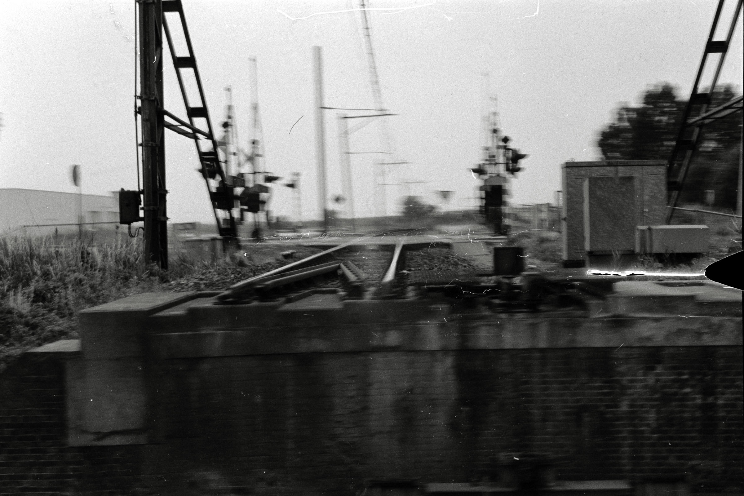 AHP F1992 06 002 sc250507 img33 NLP